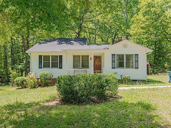 2nd image of 736 Boone Rd
