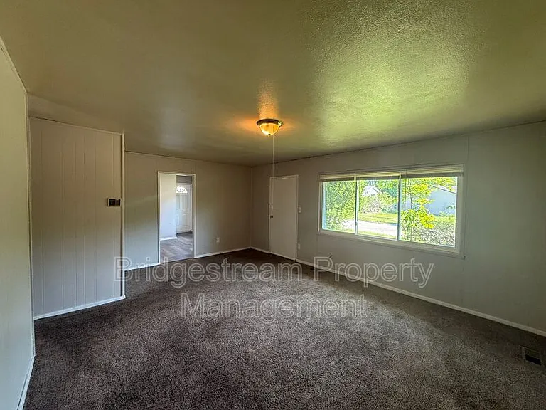 1427 Stuben Dr — Photo 2