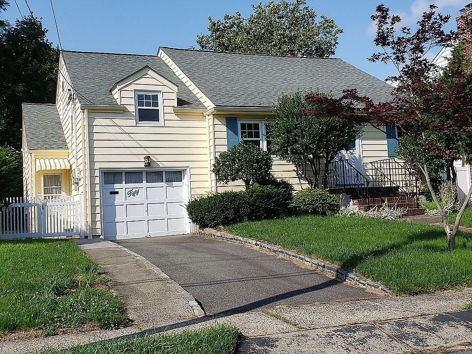 2nd image of 50 Meadow Ln