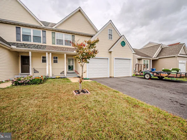 720 Lexington Dr, Bear, DE 19701