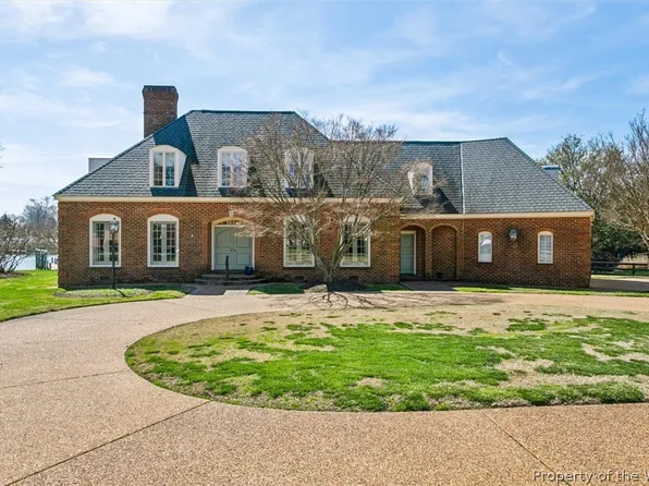 4 Cedar Point Dr, Hampton, VA 23669