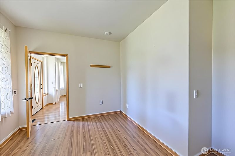 5th image of 181 Ivy Dale Lane