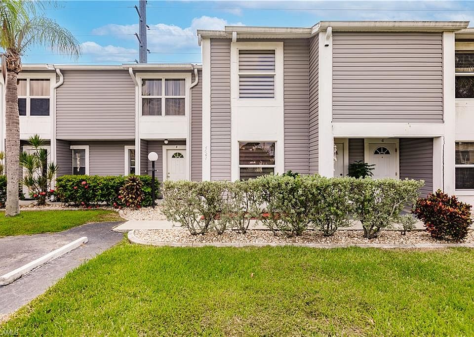 1st image of 4641 SW Santa Barbara PL #4