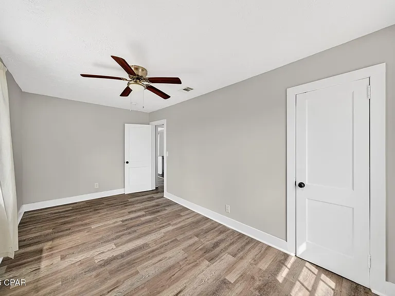 1114 McKenzie Ave #A — Photo 14