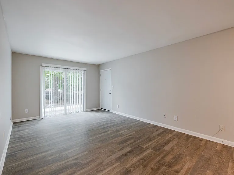 Modern Living in the Heart of Northlake — Photo 19