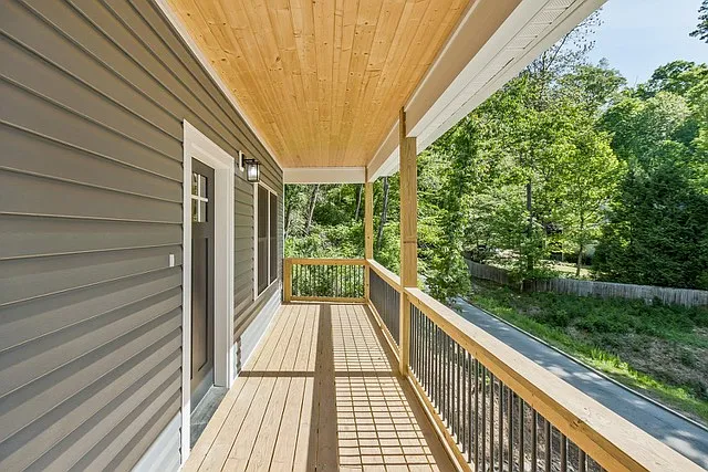 3 bed, 1430 sqft, $2,700 — Photo 3