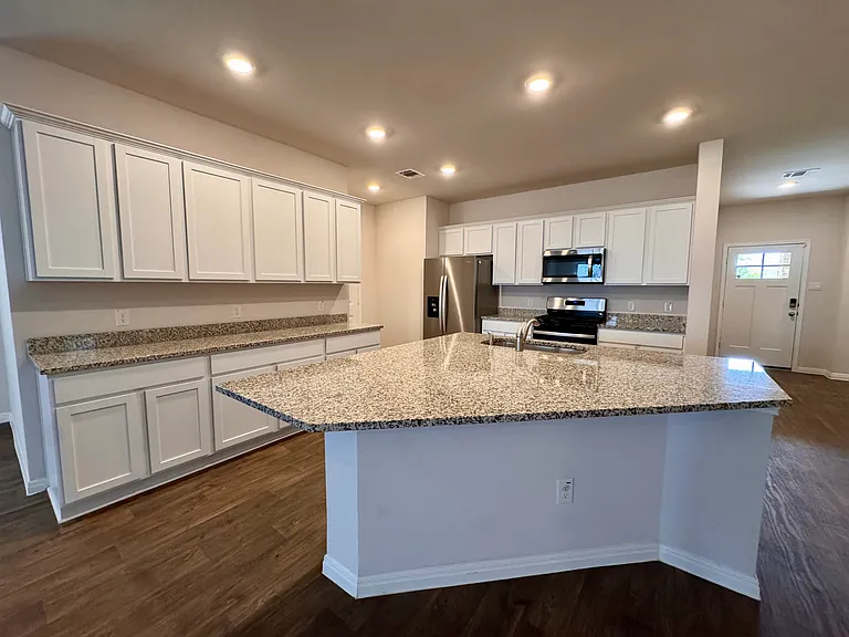 267 Evergreen Sumac Loop — Photo 2