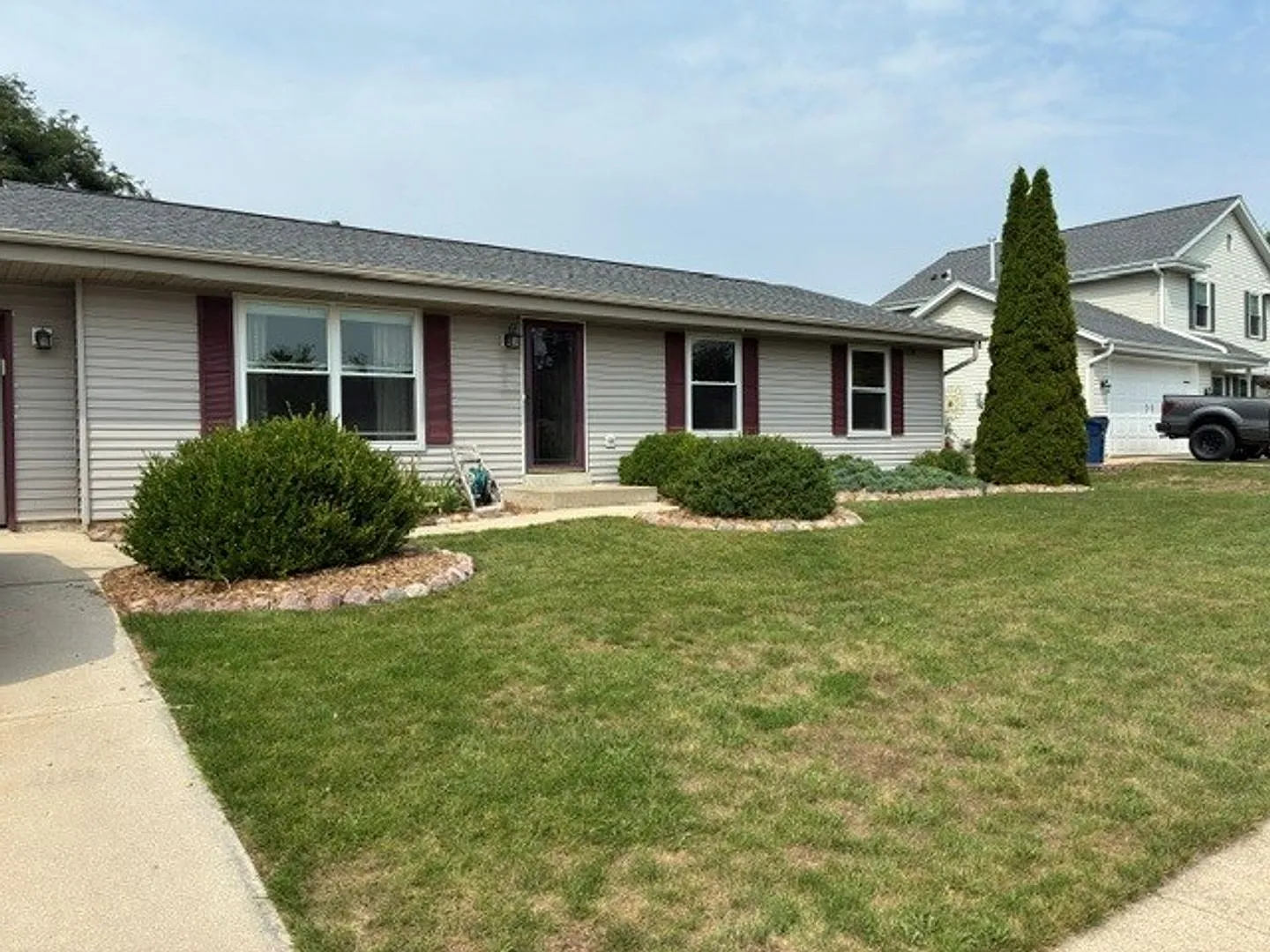 Charming 3 Bedroom - 3 Bath House in Oak Creek — Photo 3