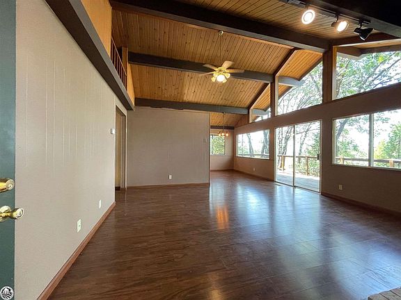 4th image of 16535 Caddo Cir