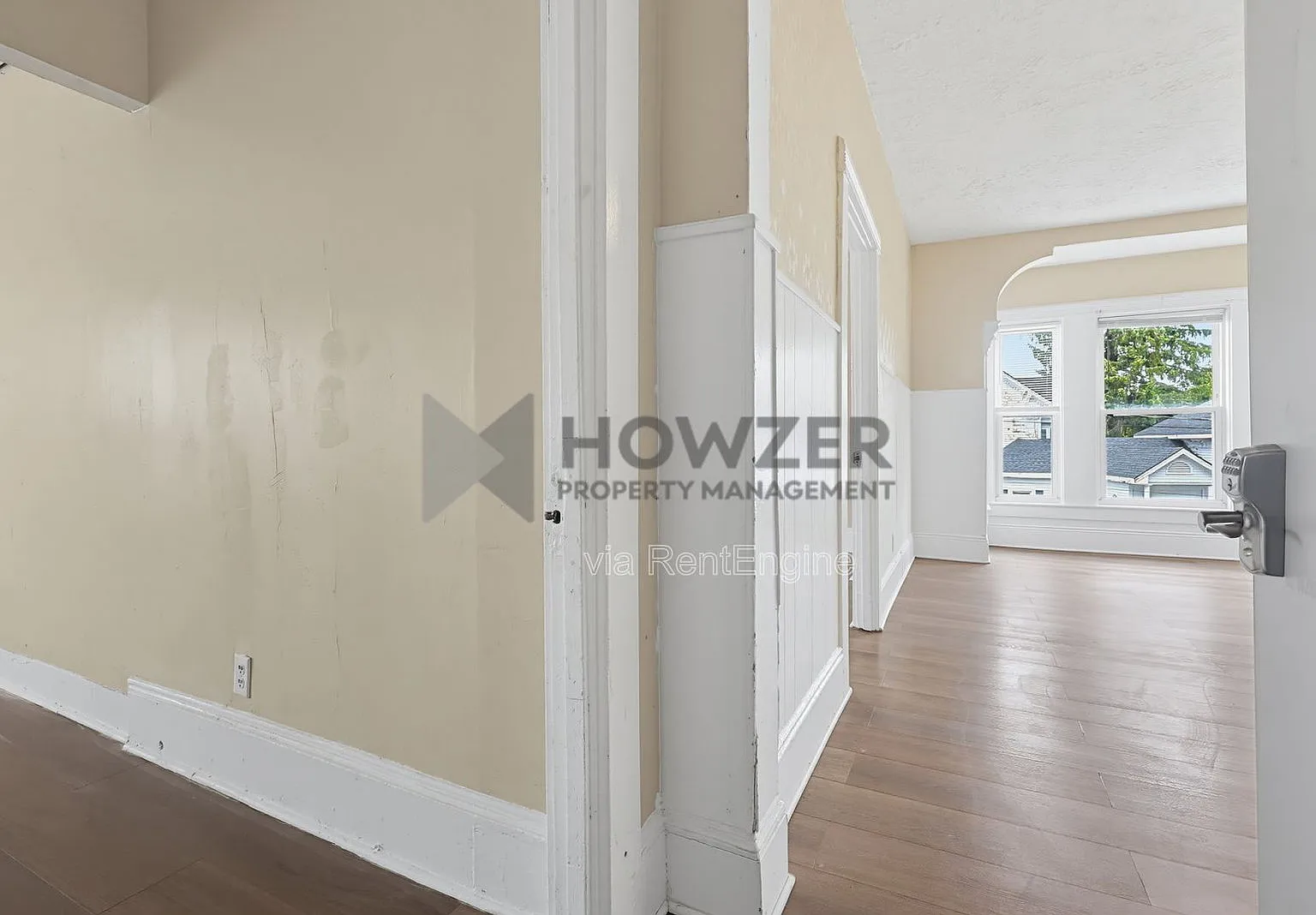 5 bed, 2.0 bath, 1400 sqft, $3,400 — Photo 3