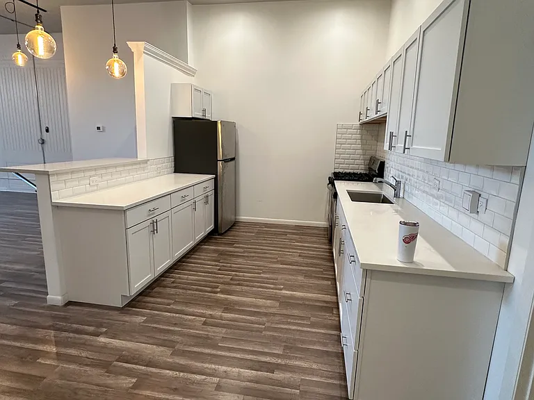 2920 N Clark St #1 — Photo 2