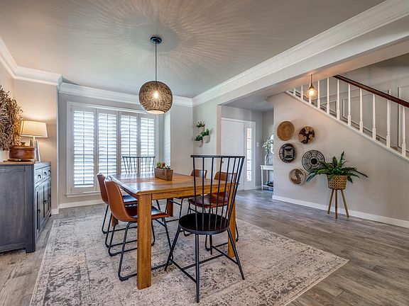 3rd image of 9743 Amberley Dr