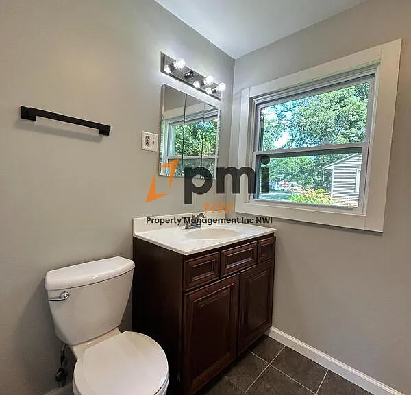 14725 Bryan St — Photo 14