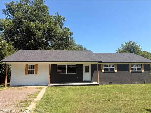 352 W 5th St, Waldron, AR 72958