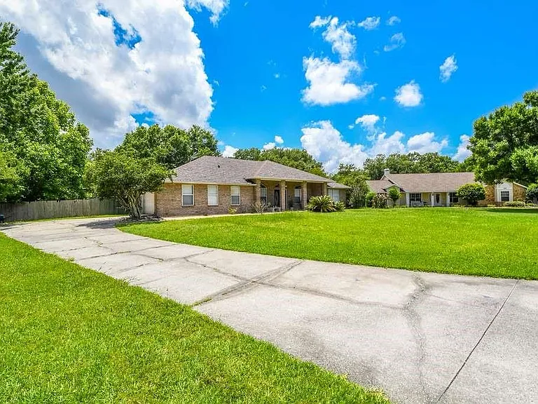2396 Nightingale Ln — Photo 33