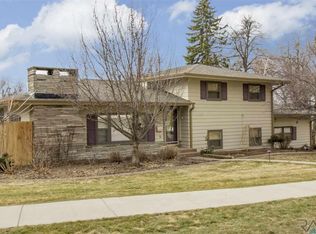 901 E 38th St, Sioux Falls, SD 57105
