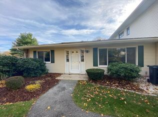 61 Fox Ridge Cres, Warwick, RI 02886