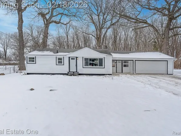 2031 Woodland Pass, Burton, MI 48519