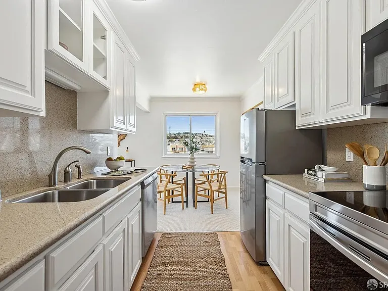 2090 Great Hwy #206 — Photo 20