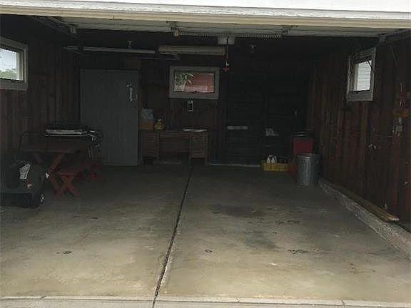 5th image of 317 Hoyt St