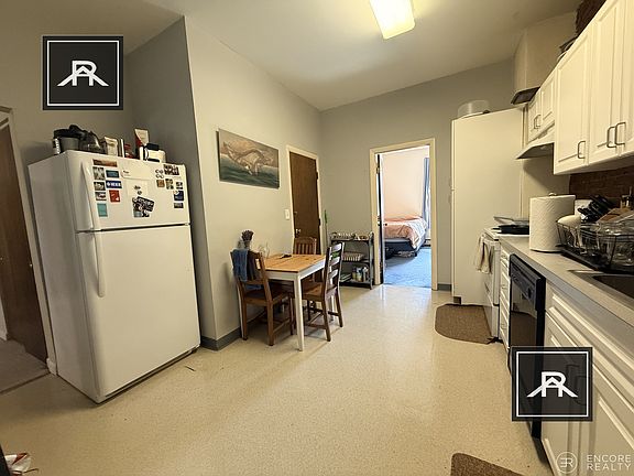 3rd image of 13 Stearns Rd #1