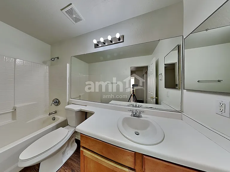 5211 W Warner St — Photo 18