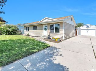1896 W Chateau Ave, Taylorsville, UT 84129