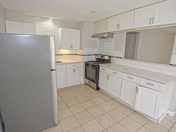 3rd image of 1661 Northwood St #1661