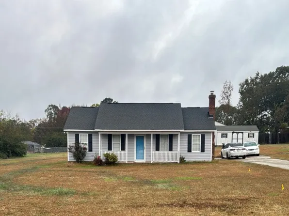 107 Robin Ct, Hodges, SC 29653