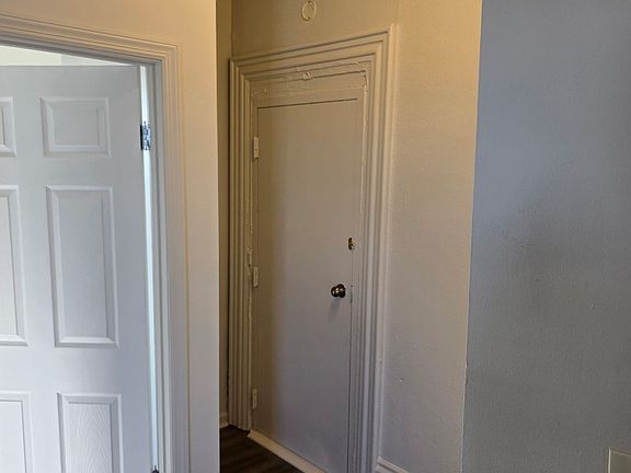 5th image of 923 Climax St #11301943