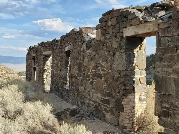 701 Kingston Canyon Rd, Kingston, NV 89310