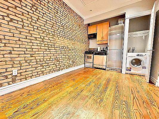5th image of 523 E 5th St #4F