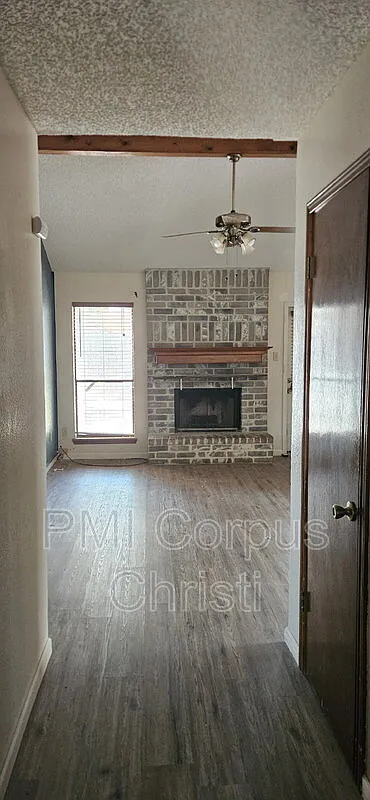 3 bed, 2.0 bath, 1078 sqft, $1,650 — Photo 3