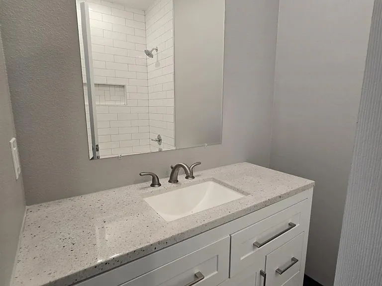 1714 Sayers St — Photo 7