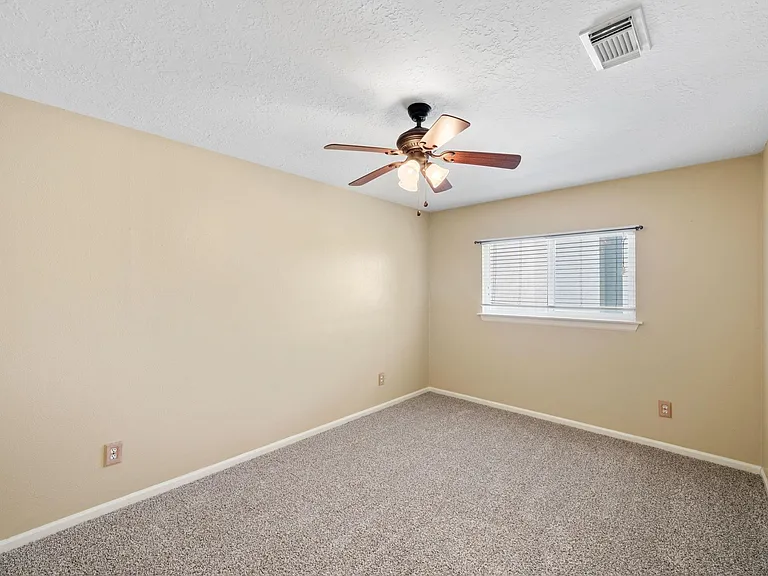 8030 Pine Falls Dr — Photo 12