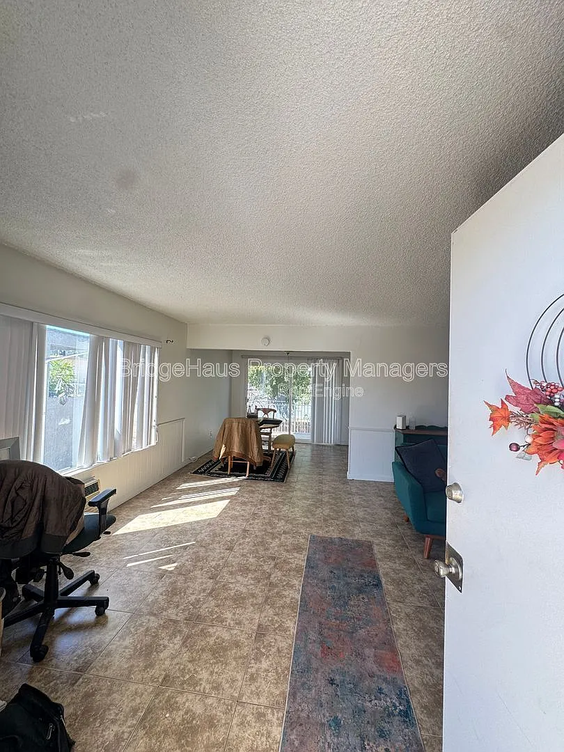 Building Photo - 1000 Leslie Rd #D