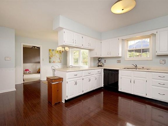 4th image of 7591 Lakewood Cir