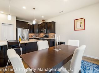 327 202nd Pl SW, Lynnwood, WA 98036