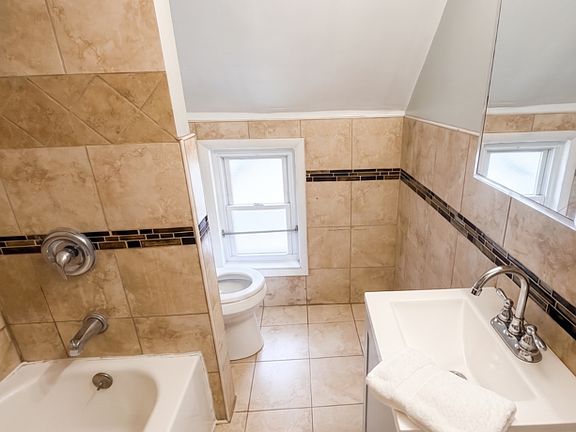 2nd image of 118 Rano St #2