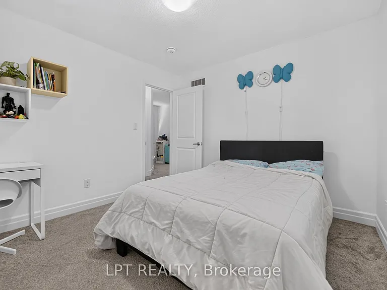 148 Hollybrook Trl S — Photo 37