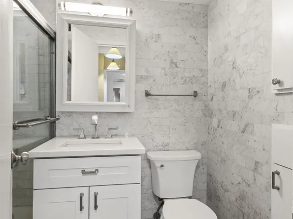 310 Lexington Avenue image 9 of 12