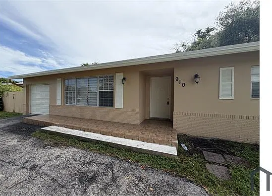 4 bed, 1687 sqft, $4,050 — Photo 1