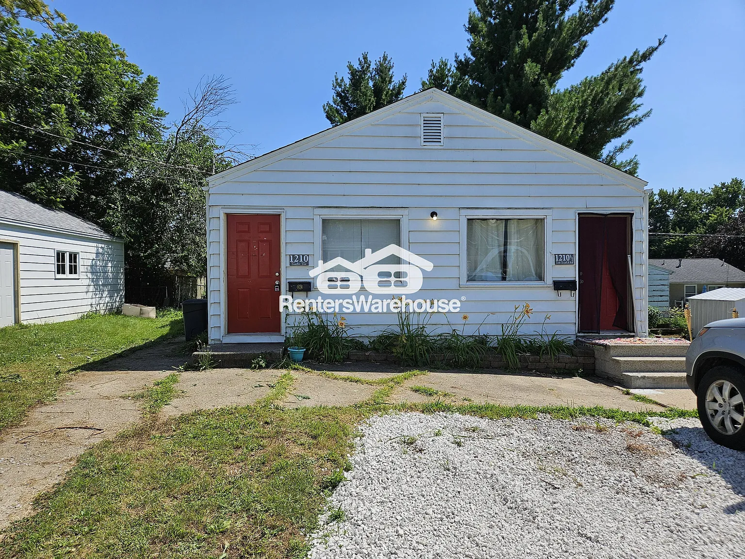 1 Bedroom, 1 Bath duplex — Photo 1