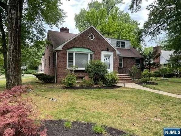 65 Allen St, Hackensack, NJ 07601