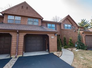12 Sutton Pl, Islip, NY 11751