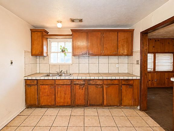 5th image of 7417 W Knoll St