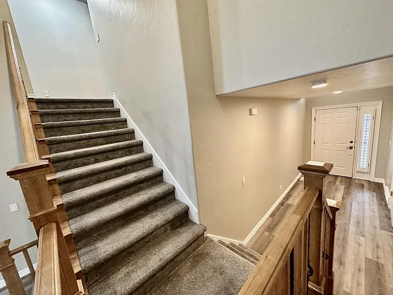 927 E Montana Vista Ln — Photo 4