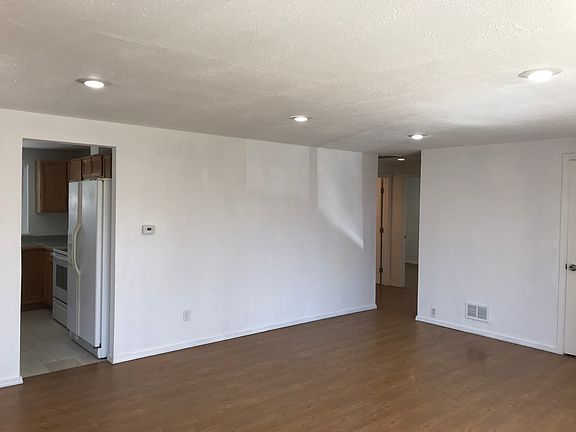 3rd image of 10606 47th Ave SW