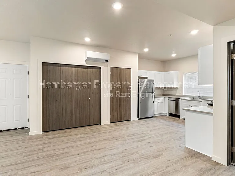 Astor Community — Photo 29