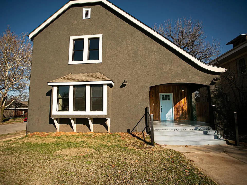 1329 NW 19th St